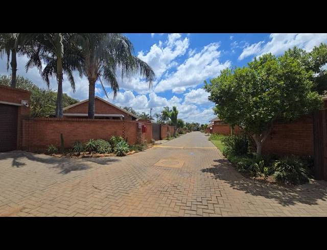 2 BEDROOM TOWNHOUSE FOR SALE IN MONTANA